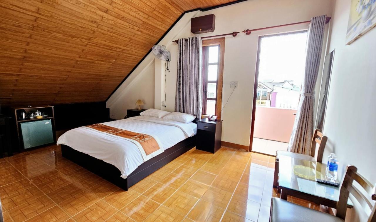 Pink House Hotel *